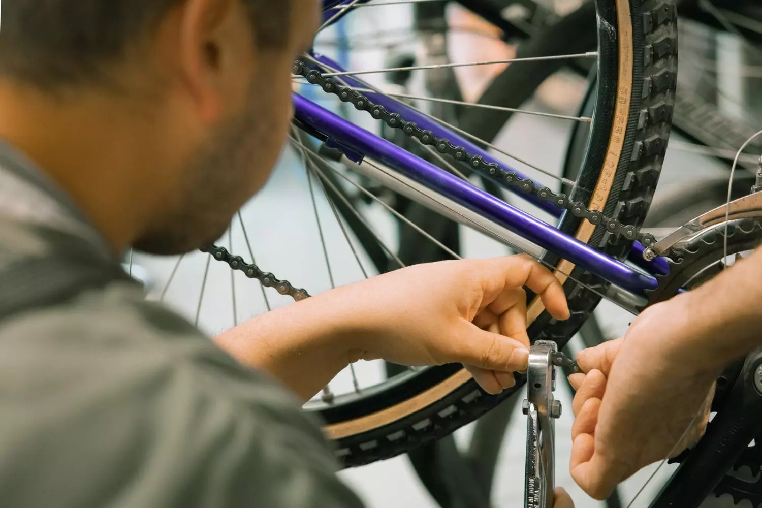 Employé Technicien Vendeur en Matériel de Sport, option cycle 