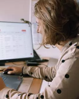 Un pôle administratif dédié